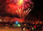 fireworks_121899_12.jpg