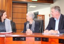 Premier visits but no emergency water announcement