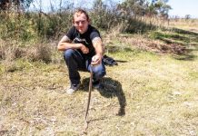 Solo snake catcher ready for a resssst