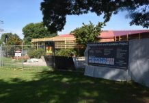 Gallery builder goes bust